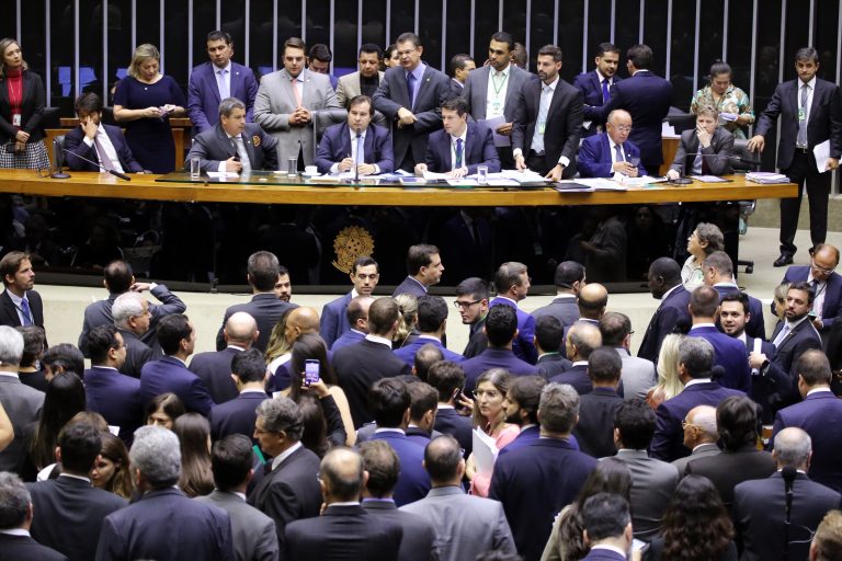 Deputados aprovaram projeto sem o porte de armas para novas categorias profissionais. Foto: Luis Macedo/Câmara dos Deputados.